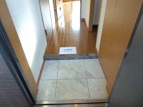 フェニックス麻布狸穴公園 玄関　※前回募集時2023年1月の写真