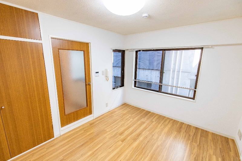 ロイヤルハイツ中川 リビング