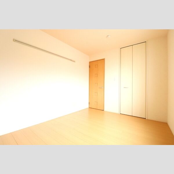 ディア・ドリーム　B102号室 北側洋室