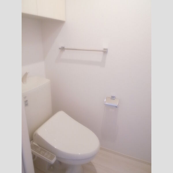 プルミエール柴崎203号室 トイレ