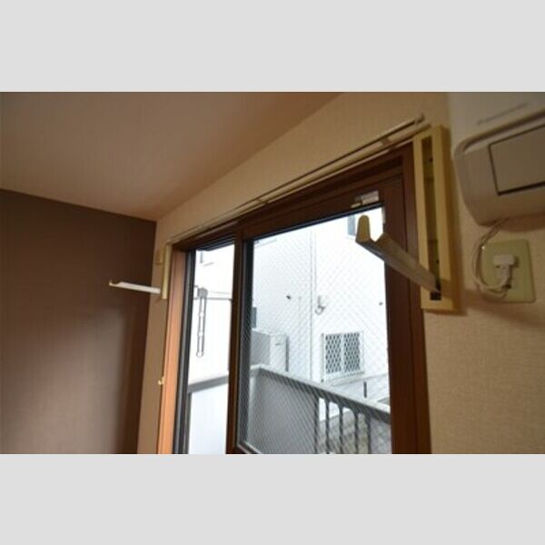 ドルフ・花みずきK101号室 室内物干し