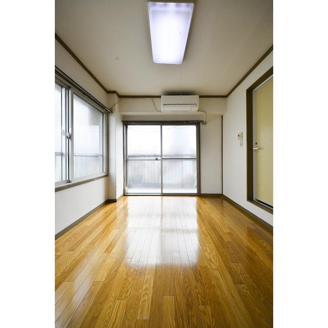 ドエル大橋 居室、リビング