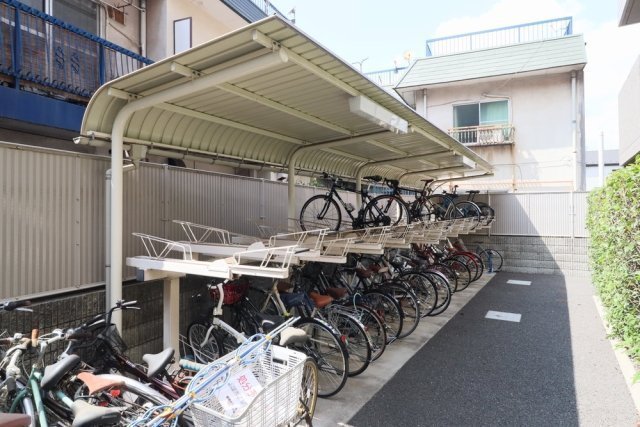 ルーブル野方伍番館2階 駐輪場