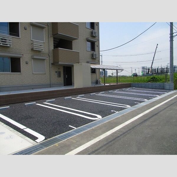 COMFORTIA201号室 駐車場