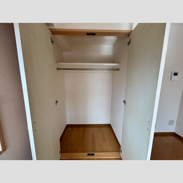 KM・スプリングス クローゼット