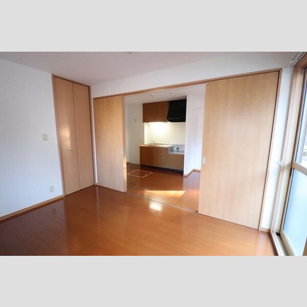 ドミール岩瀬 居室　7.5帖