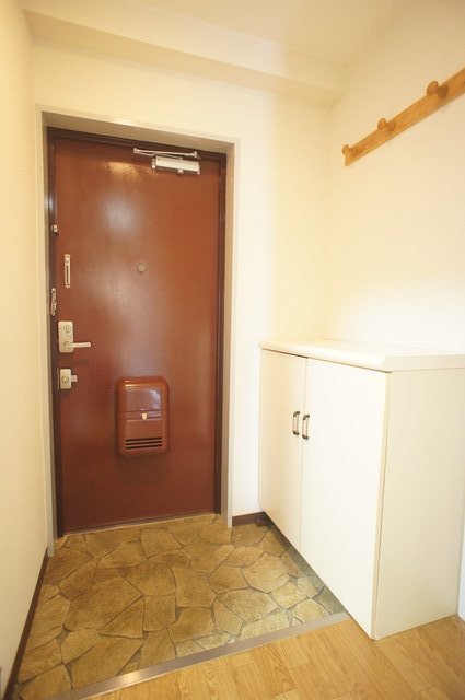 リビエール本郷0503号室 シンプルで使いやすい玄関です