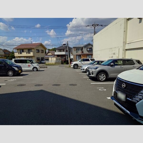 ゼファーコートⅡ301号室 駐車場