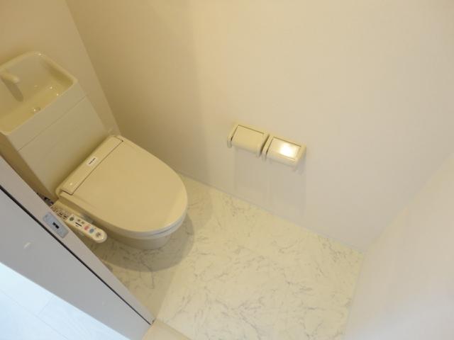 La glycine101号室 シャワー付トイレ