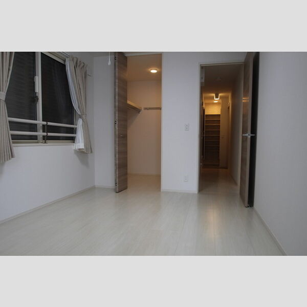 Casa Vert　今戸302号室 ウォークインクローゼットが付いています!