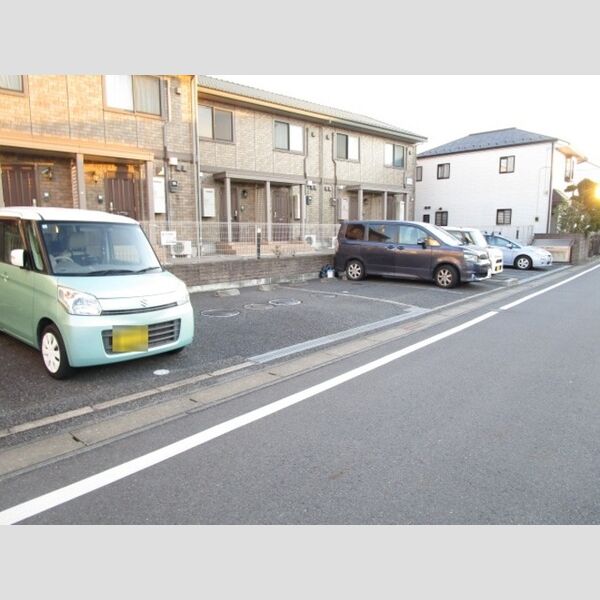グレーリング 駐車場(要空き確認)