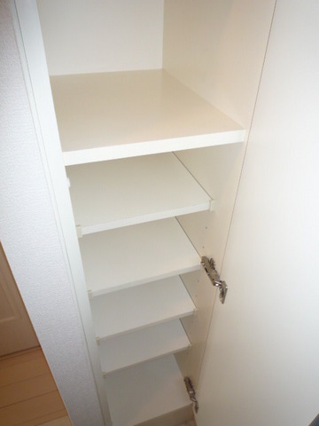 ガラ・ステーション岩本町North 収納