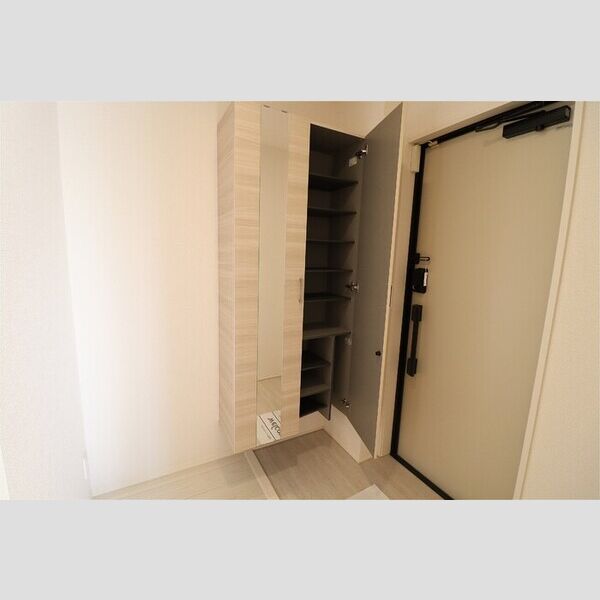 D-KISARIA　WⅠ303号室 玄関