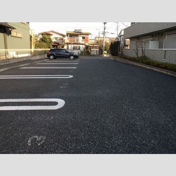 レジデンスSK 駐車場