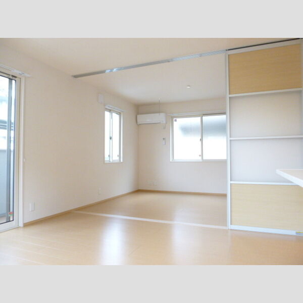 charcoal house(チャコールハウス) 居室全景