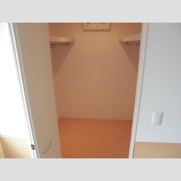 ソレーユ102号室 ウォークインクローゼット