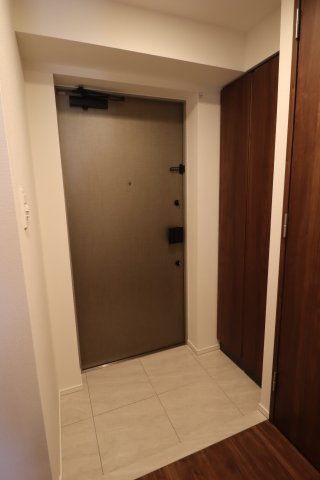 GENOVIA新子安 玄関