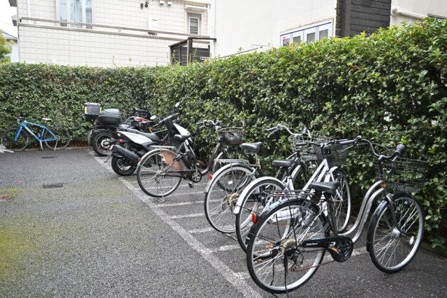 モビーレ等々力1階 駐輪場