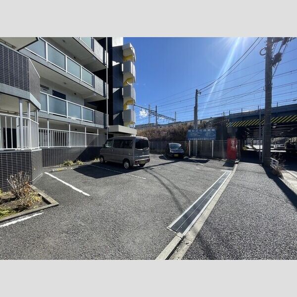 ミラージュ新子安406号室 駐車場