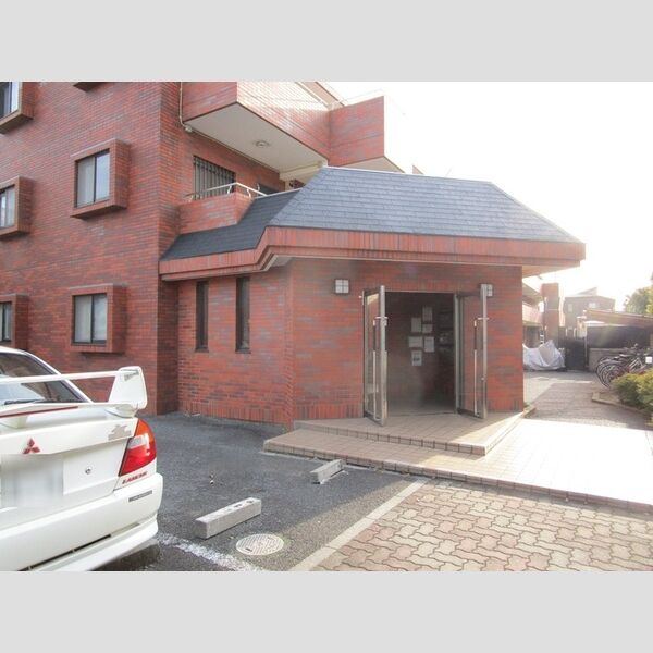 エミネンスMIYA110号室 エントランス