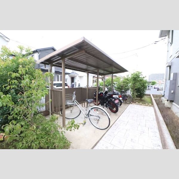 グローリアコート　C 駐輪場