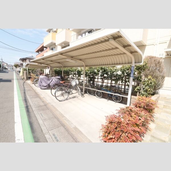 グリーンシャトー303号室 駐輪場