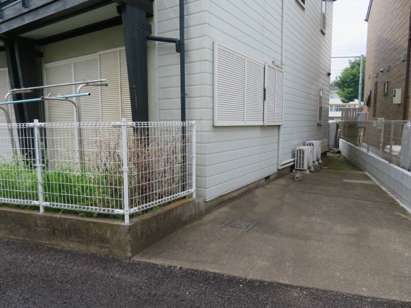 TWINS1階 駐車場