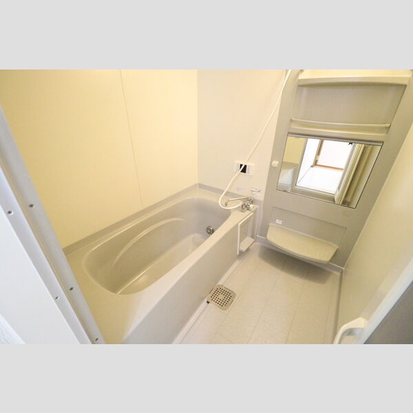 ルミエール　Ⅱ ゆったり入れる1坪風呂♪