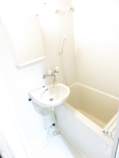 ヴェローナ多摩川201号室 同建物別部屋の参考画像