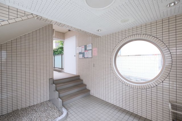 パレ・ドール豊玉中 エントランス