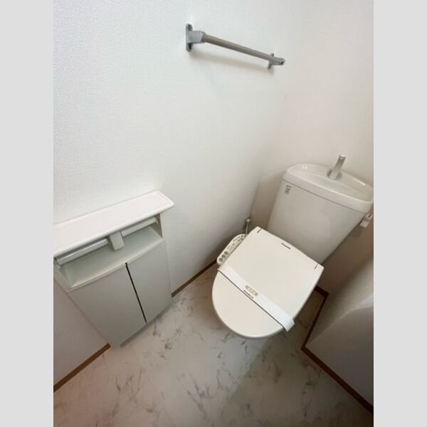 メゾン・ヴェール103号室 トイレ