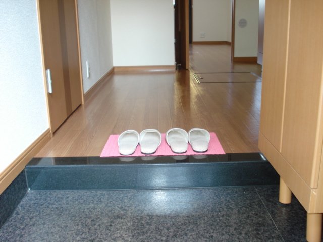 ペティハウス壱番館 玄関