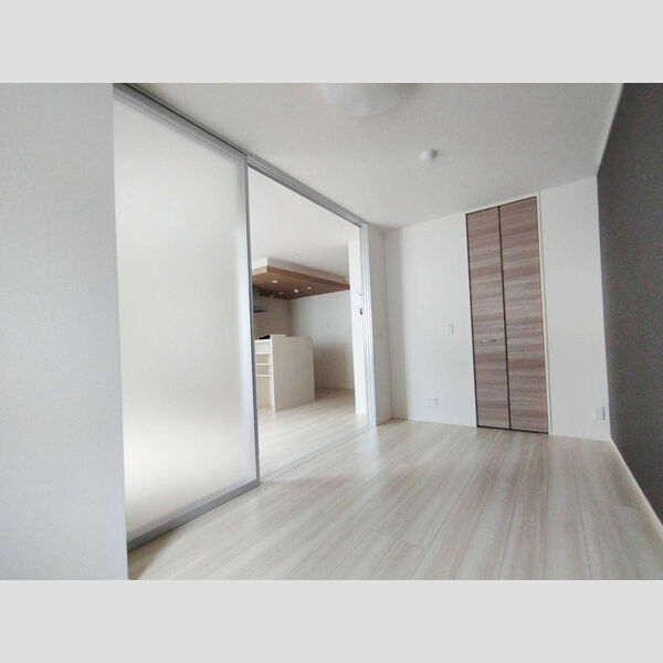 アヴァンス北烏山 102号室　洋室