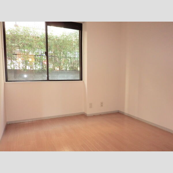 シャタル日吉台103号室 洋室