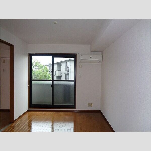 フォレストヒルズ　BB302号室 洋室