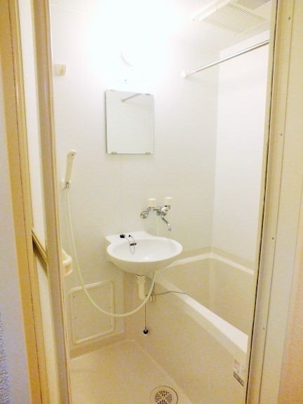 レオパレスライブラ303号室 お風呂