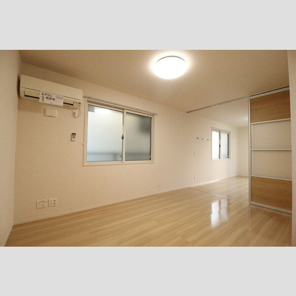 エミナーレ102号室 リビング