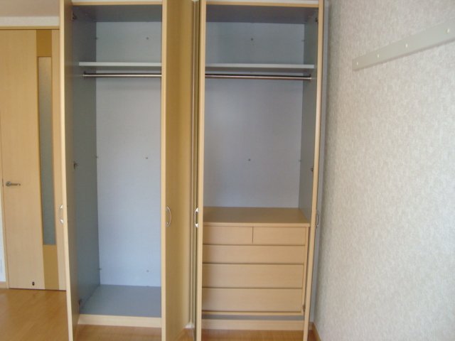 エバーシャインＳＯＧＡ クローゼット