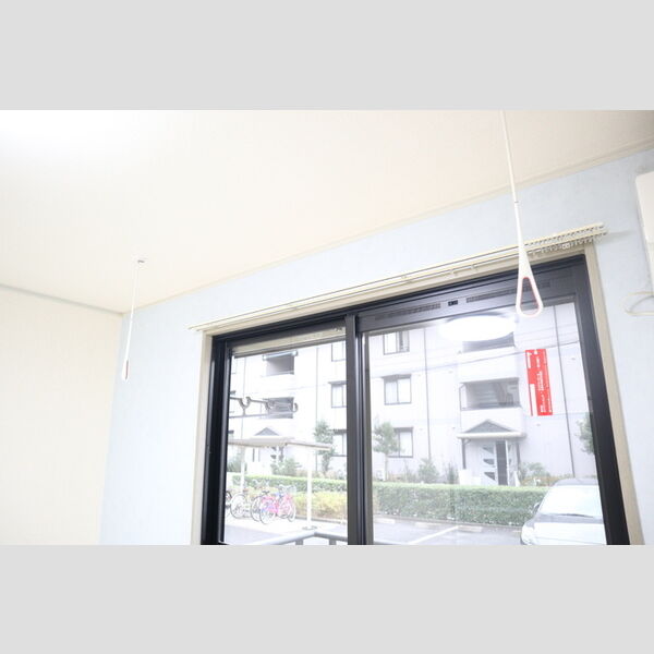 ヴァンベール東川口　Ⅴ103号室 室内物干し