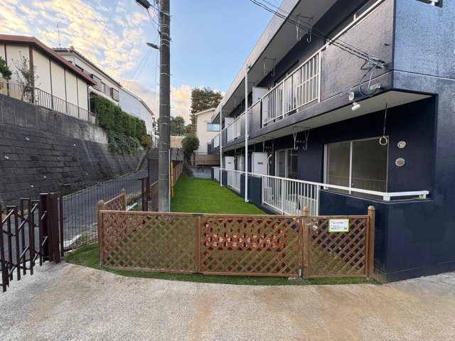 緑と海辺のフロレッタ103号室 庭