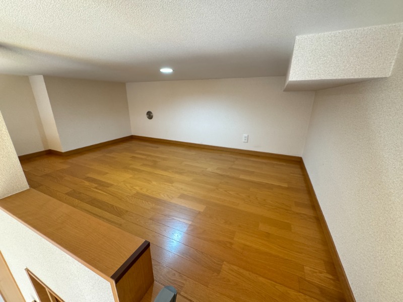 プラム　アベニュー 内観