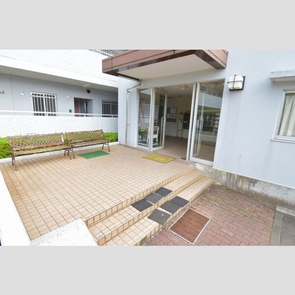 Bellevue壱番館216号室 エントランス