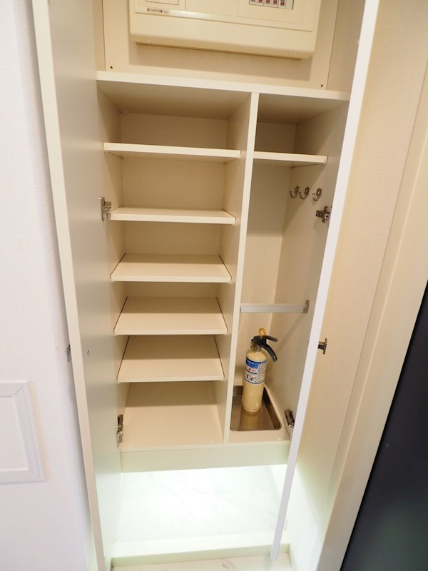 レジディア中落合B棟4階 収納