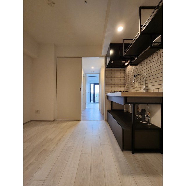 コスモグラシア三ノ輪1304号室 内観