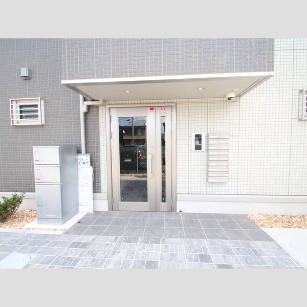 イーレクスN オートロック・宅配ボックス付きのエントランス