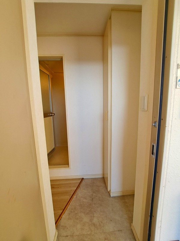 ストゥーディオ 玄関