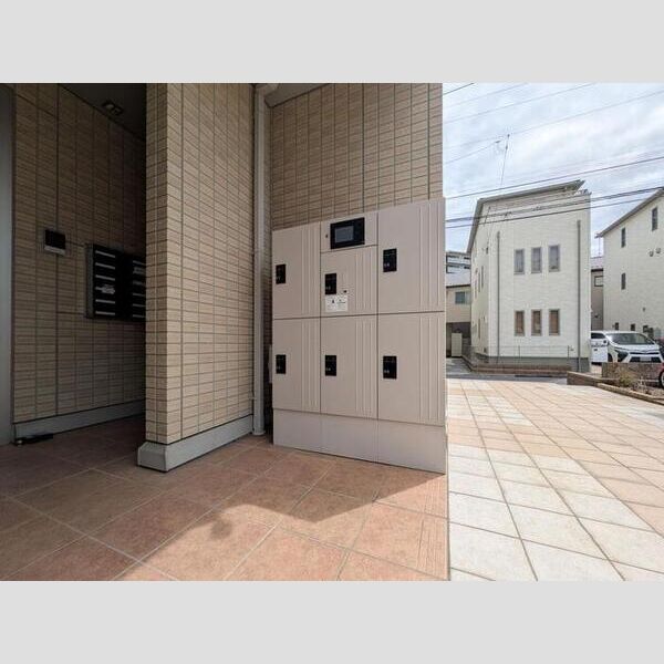 リヴェール102号室 宅配ボックス