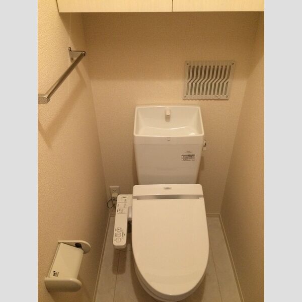ベルクレスト　Ⅱ201号室 トイレ
