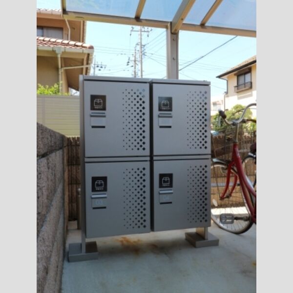 ファミールフラッツ若葉町 宅配ボックス