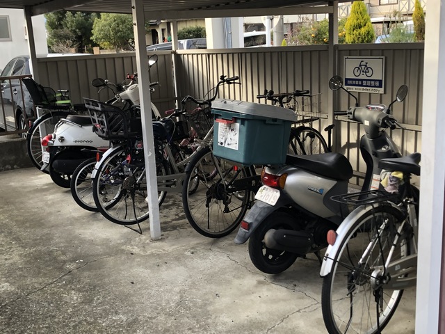 クローバーハイツ0206号室 駐輪場